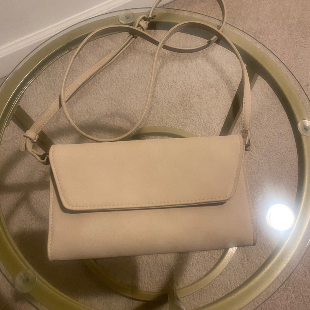 Universal Thread Tan Crossbody Bag